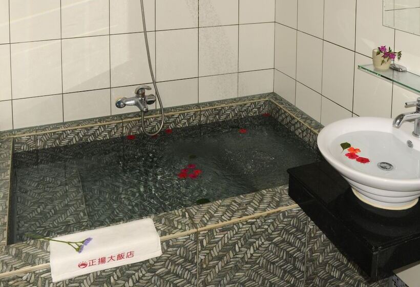 Economy Triple Room, Jenq Yang Hotspring