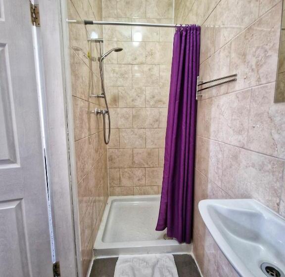 Номер Стандарт, Portsmouth Budget Hotels   All Rooms Are En Suite