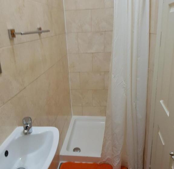 Семейный Номер, Portsmouth Budget Hotels   All Rooms Are En Suite