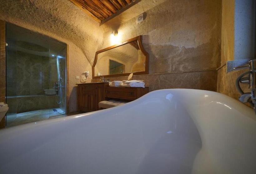 バルコニー付スイート, Maya Cave