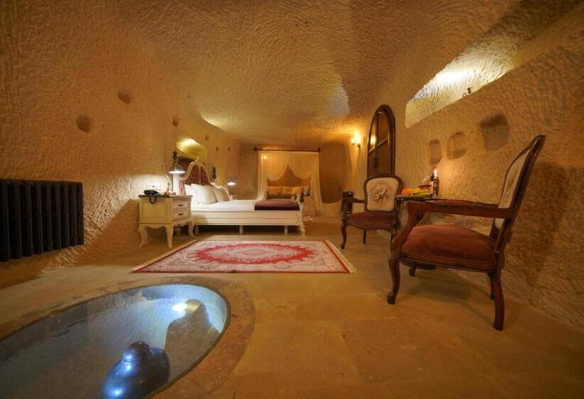スーペリアファミリールーム, Maya Cave