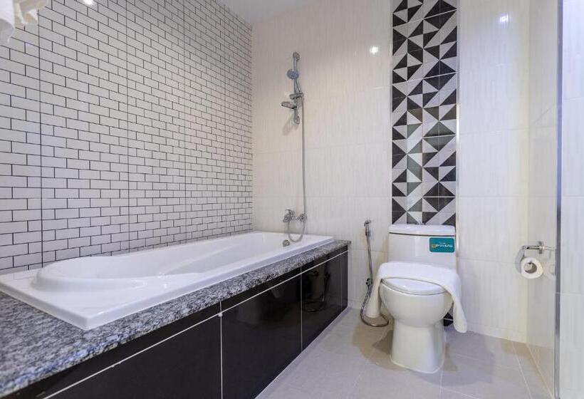 Номер Superior Кровать Кинг, O2 Hotel Lopburi