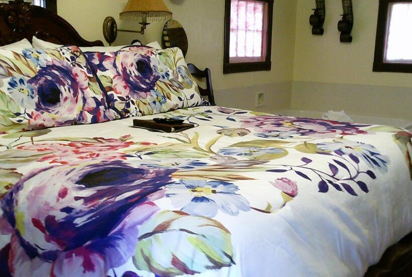 Люкс Кровать Кинг, Rock Cottage Gardens B&b