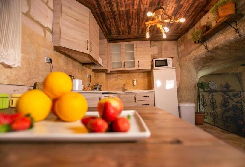 패밀리 스위트, Kamelya Cave Hostel