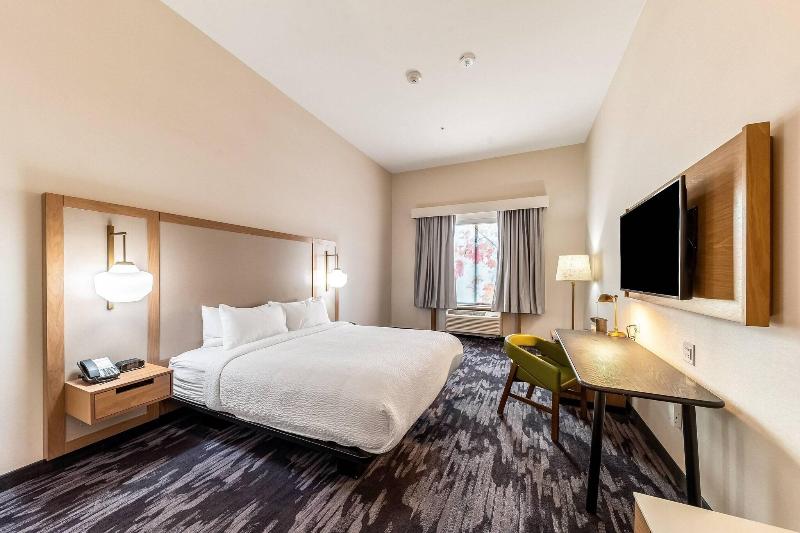 חדר סטנדרט עם מיטת קינג, Fairfield Inn & Suites By Marriott Gainesville I35