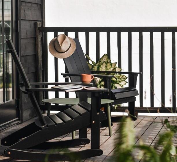 デラックススタジオ, Lokal Hotel Cape May