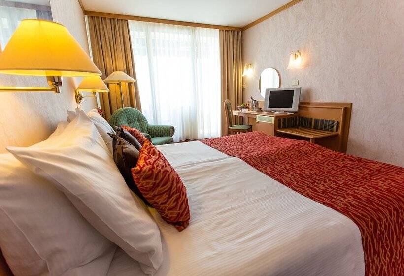 سوییت خانوادگی, Grand Hotel Bernardin