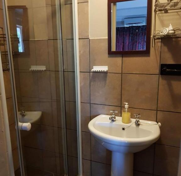패밀리 룸, Gemstone Guest House