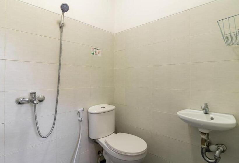 Номер Стандарт, Reddoorz Near Plaza Atrium Senen