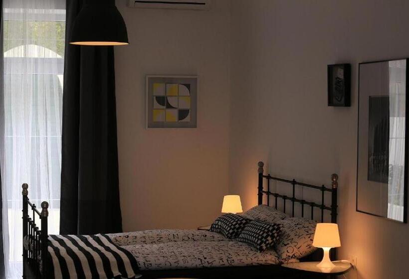 استودیوی لوکس, Guesthouse Villa Maggie