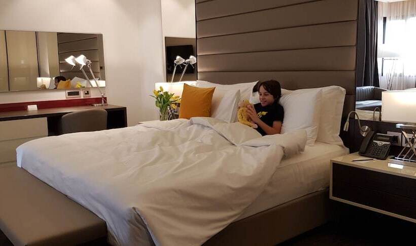 سوییت جونیور, Swissbelboutique Bneid Algar Kuwait