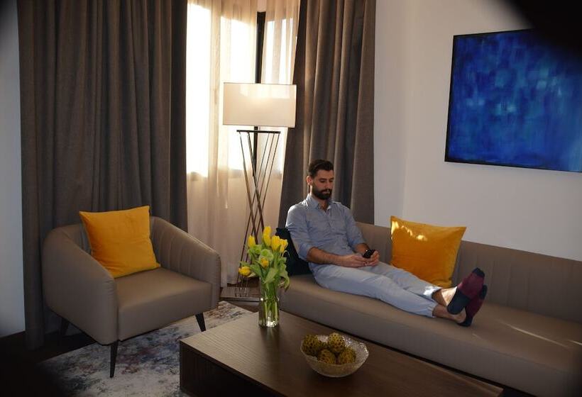 سوئیت پریمیوم, Swissbelboutique Bneid Algar Kuwait