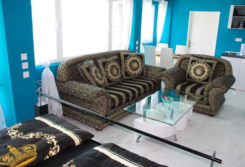 استودیوی لوکس, Skyhostel Friedrichshafen