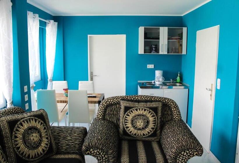 استودیوی لوکس, Skyhostel Friedrichshafen