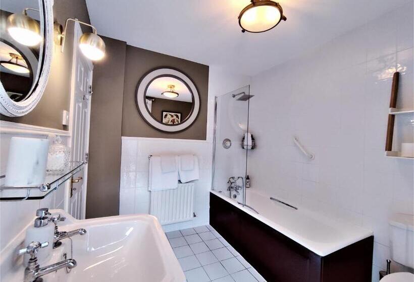 Family Suite, Barrow Lodge
