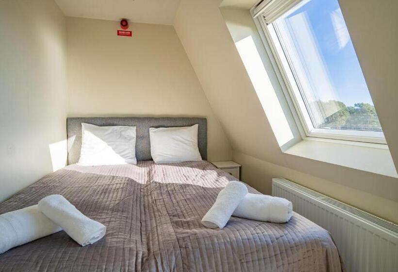 Huoneisto 2 Makuuhuonetta, L Hanöhus Hällevik