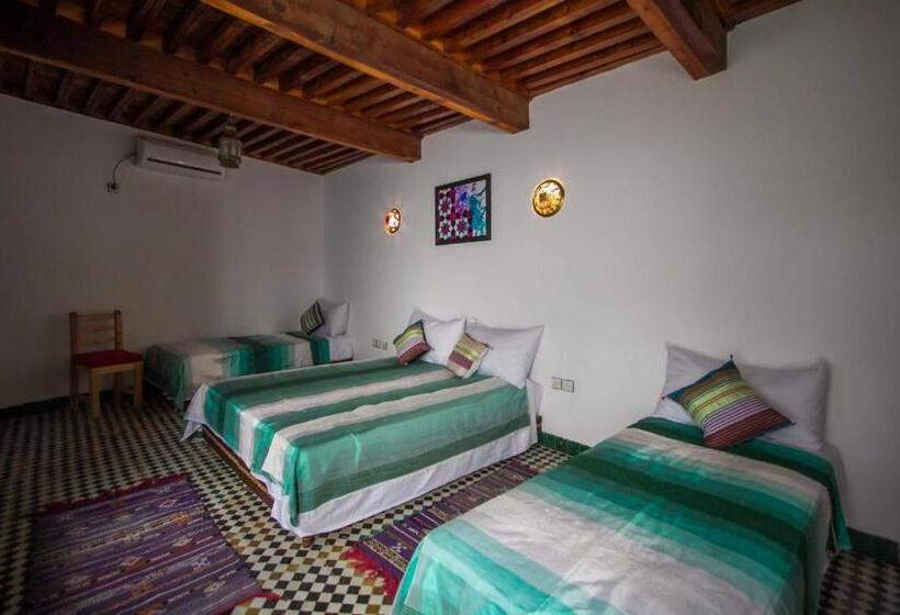 اتاق استاندارد چهار تخته, Dar Milouda Rcif
