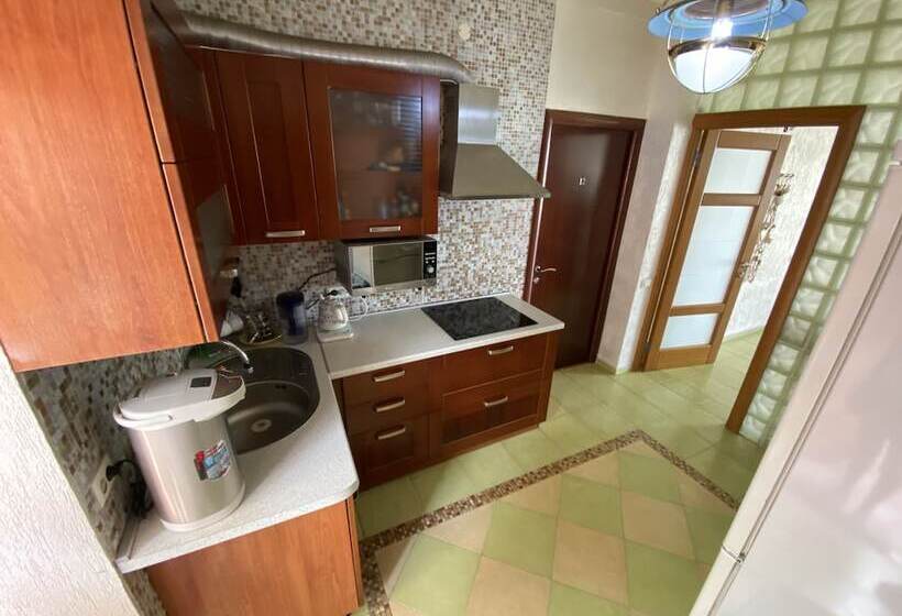 اتاق سوپریور سه تخته, Pioner