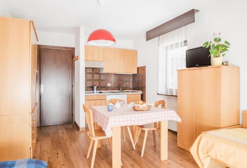 Студио Стандарт с Балконом, Residence Dolomia