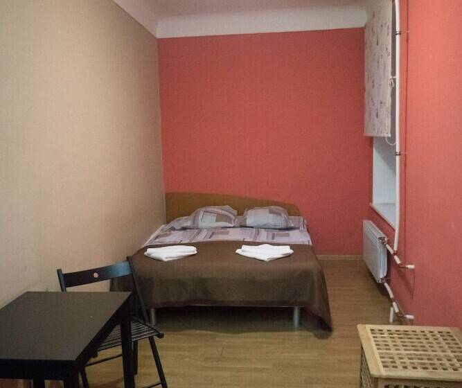エコノミールーム, Central House Hotel   Hostel