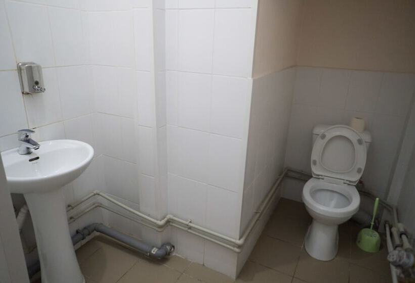 エコノミールーム, Central House Hotel   Hostel