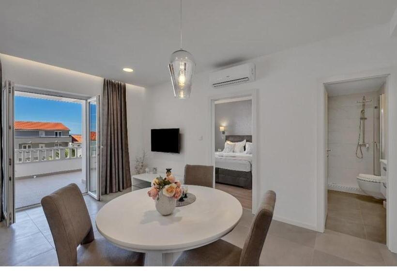آپارتمان لوکس 1 خوابه, Apartments Dany