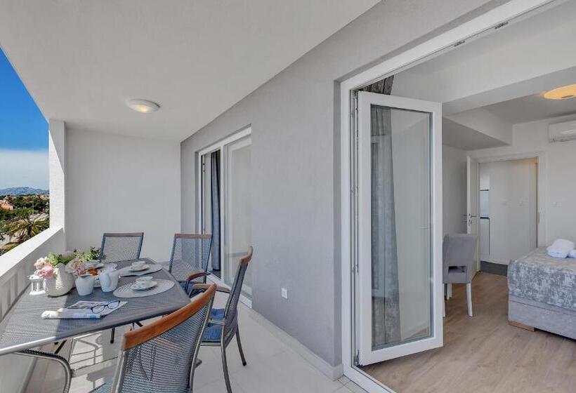 آپارتمان 1 خوابه با چشم‌انداز دریا, Apartments Dany