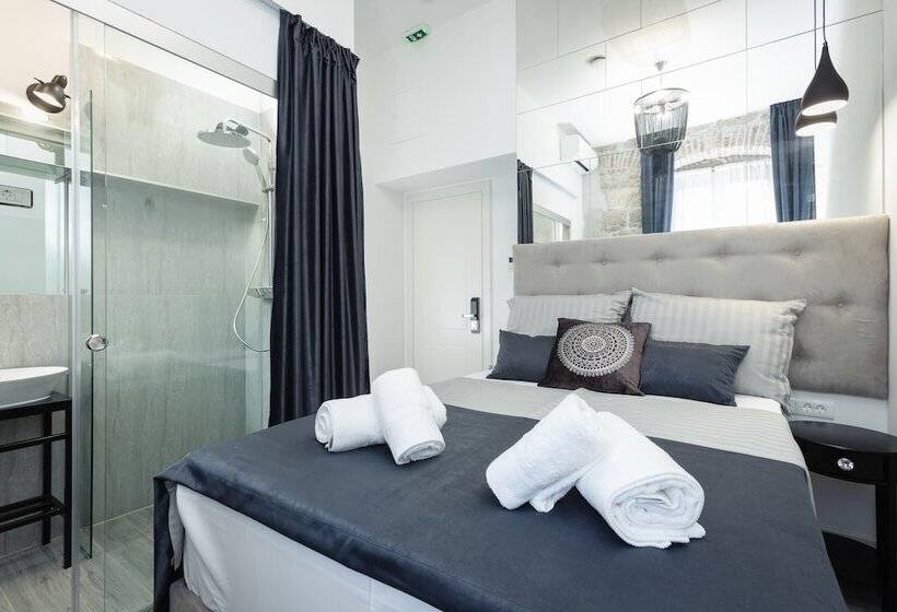 اتاق استاندارد, Irini Luxury Rooms