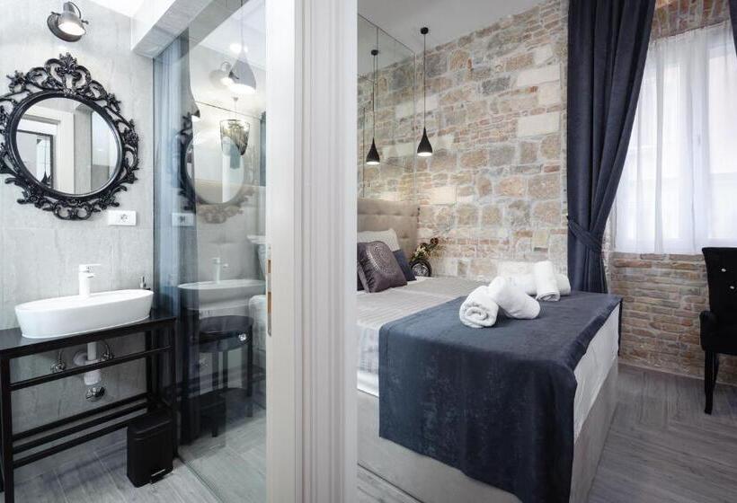 اتاق لوکس, Irini Luxury Rooms