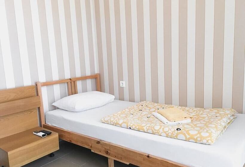 اتاق استاندارد یک نفره, Guest House Olimpic Park