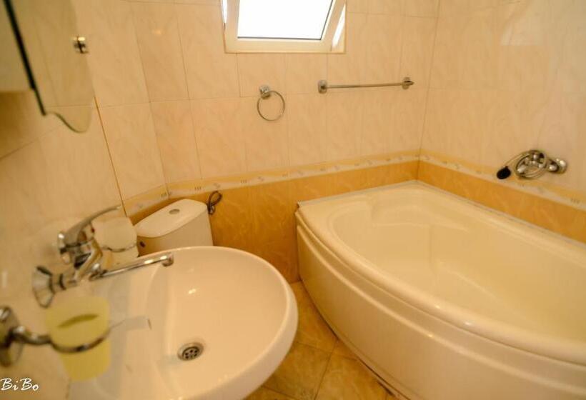 Апартаменты 1 Спальня с Балконом, Dom Mladenovi B&b