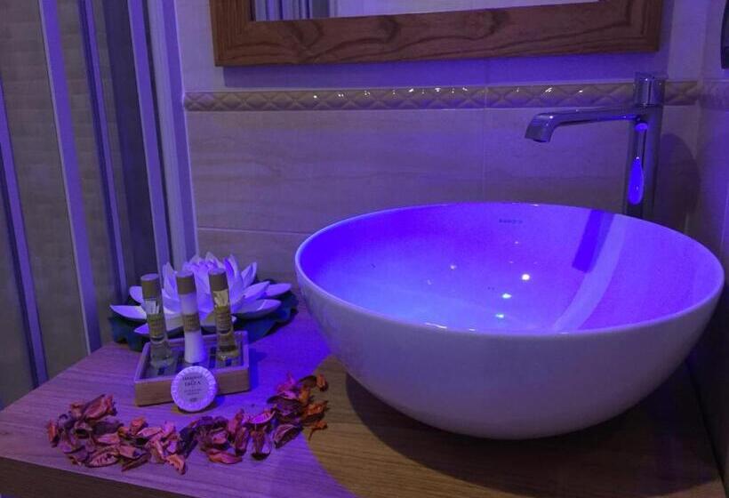 Номер Стандарт Трехместный, Grand Hotel Royal