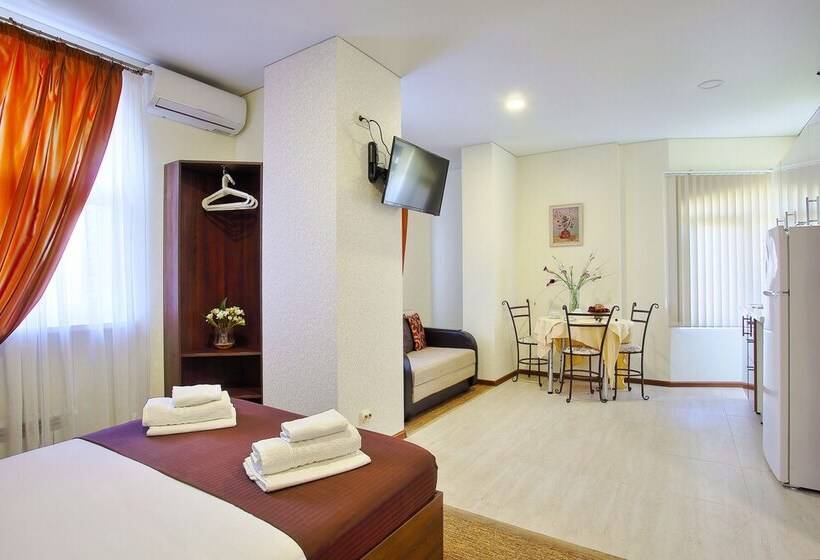 استودیوی استاندارد, Prosperus Guest House