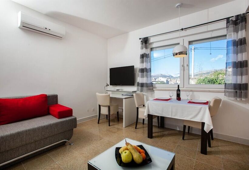 آپارتمان 1 خوابه, Ark Beach Apartments