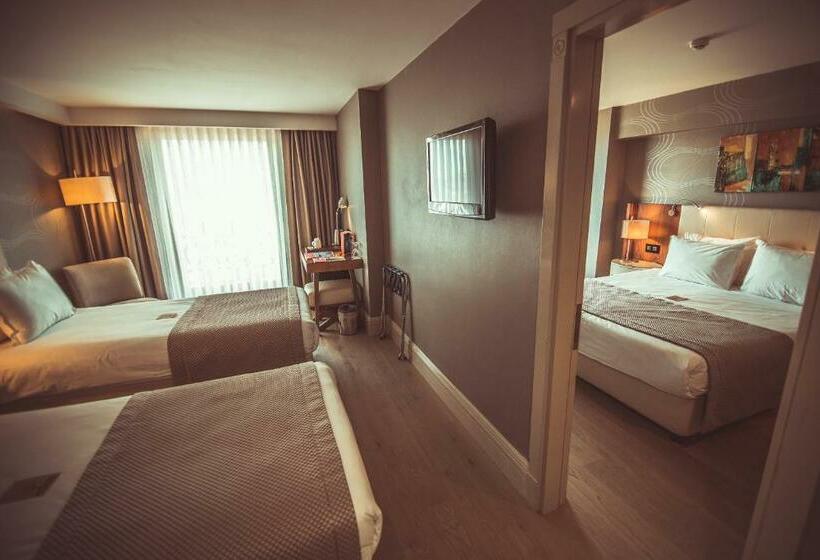コネクティングルーム（家族用）。, Ramada Istanbul Grand Bazaar