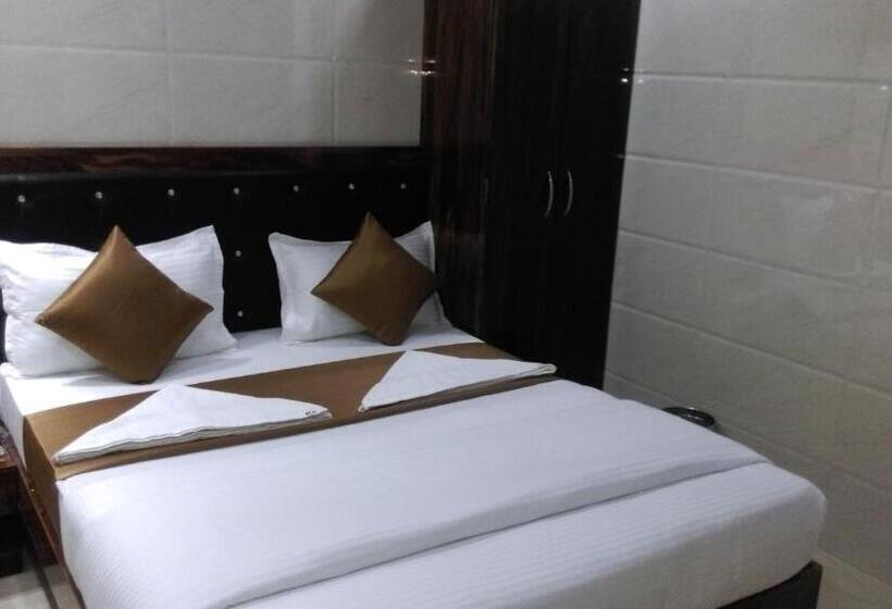 غرفة ديلوكس, Plaza  Near Byculla Railway Station