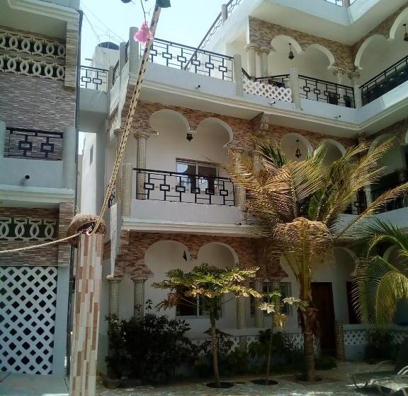 اتاق خانوادگی با چشم‌انداز باغ, Paradialaw