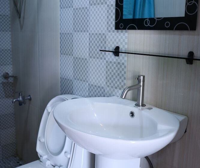 Семейный Номер, Ea Apartelle  Metro Vigan