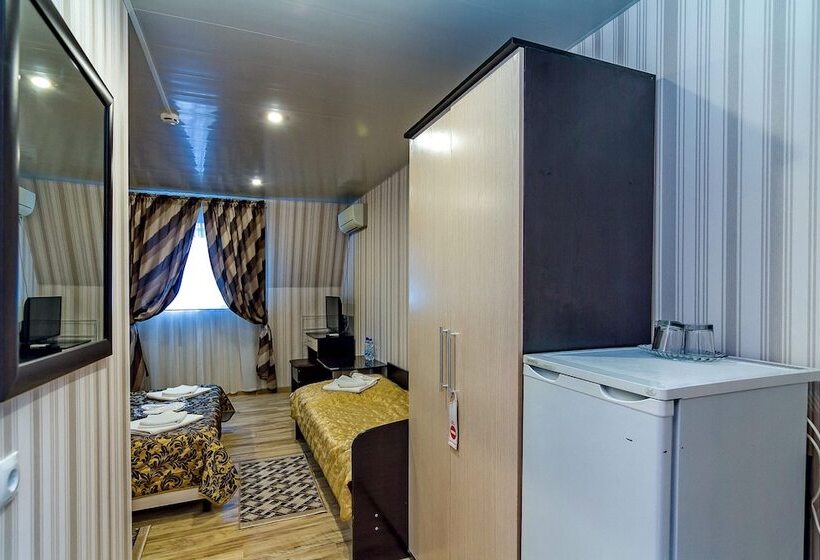 اتاق ساده سه‌ نفره, Kavkaz