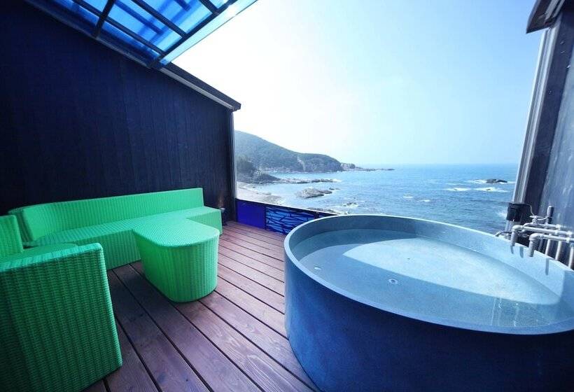 １階のスタンダードルーム, Xyz Private Spa And Seaside Resort
