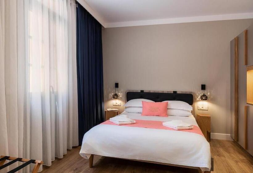 غرفة ديلوكس رباعية, Viaggio Elegant Rooms