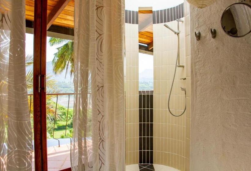 Номер Deluxe с Балконом, Bougainvillea Retreat