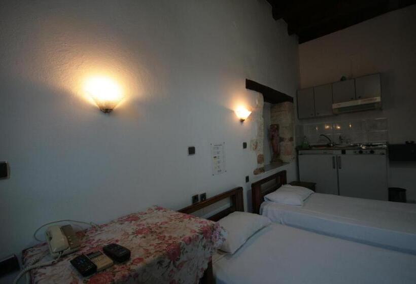 스탠다드 스튜디오, Chania Rooms