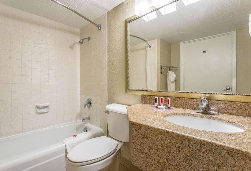 ２ダブルベッドのスタンダードルーム, Days Inn And Suites By Wyndham Hammond In
