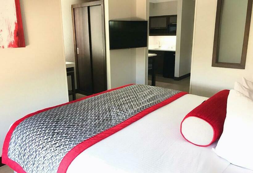 Люкс Deluxe Кровать Кинг, Ramada By Wyndham Suites Orlando Airport