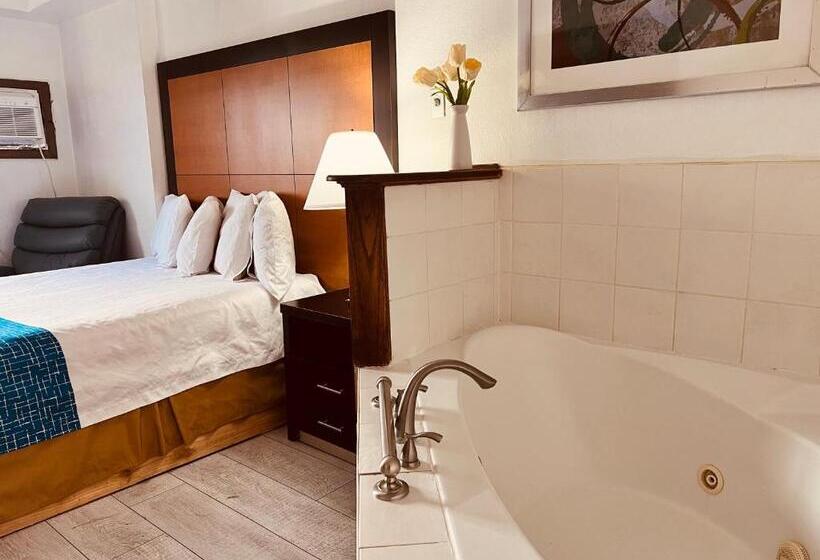 Номер Deluxe Кровать Кинг, Travelodge By Wyndham Valleyfair Shakopee