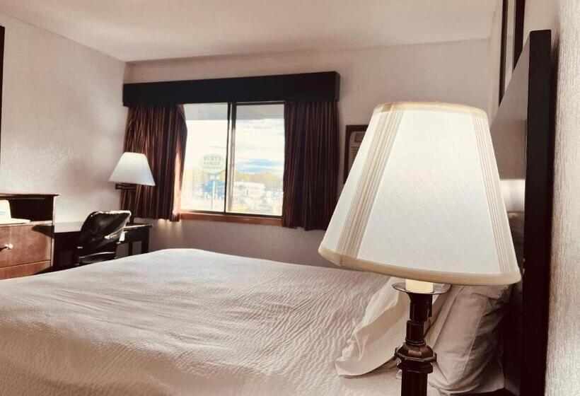 Номер Deluxe, Travelodge By Wyndham Valleyfair Shakopee