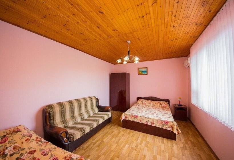 Трехместный Номер Superior, Guest House On Chernomorskaya Ulitsa