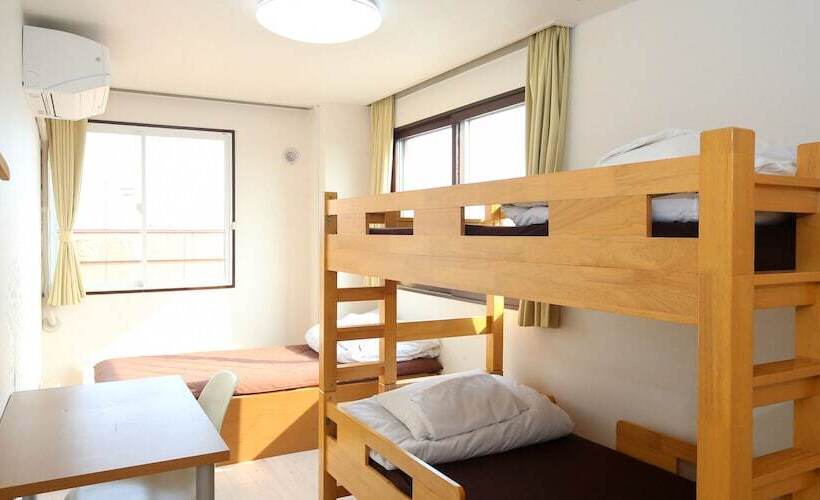 Трехместный Номер Стандарт Совместная Ванная, Air Hostel Lcc