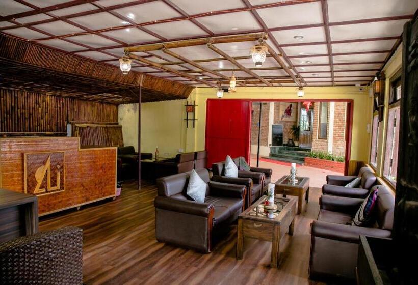 Люкс Кровать Кинг, Niraamaya Retreats Aradura Kohima